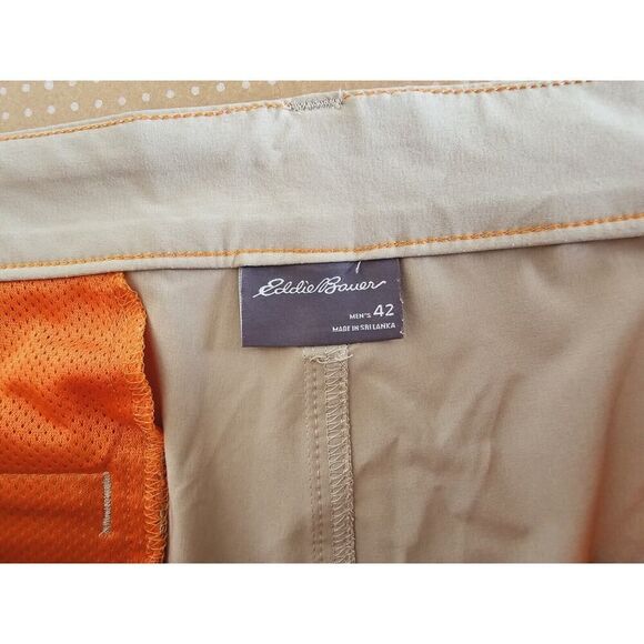 Eddie Bauer Flexion Amphib Shorts Mens 42 Khaki Brown Zip Pocket Outdoor - Picture 7 of 10